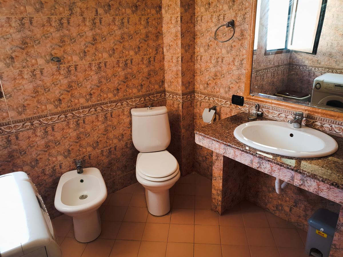 Lux Apartments Vlorë Buitenkant foto