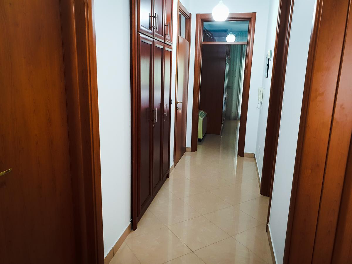 Lux Apartments Vlorë Buitenkant foto
