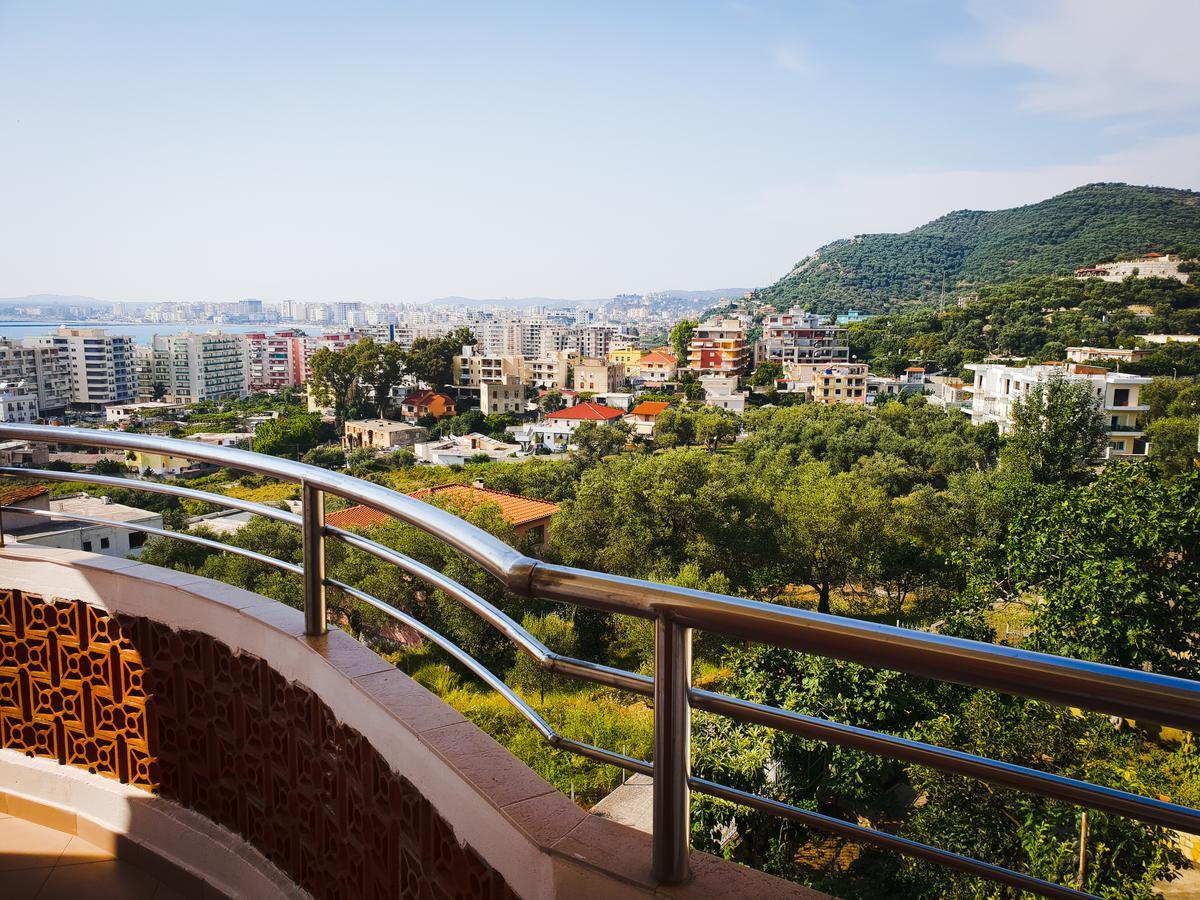 Lux Apartments Vlorë Buitenkant foto