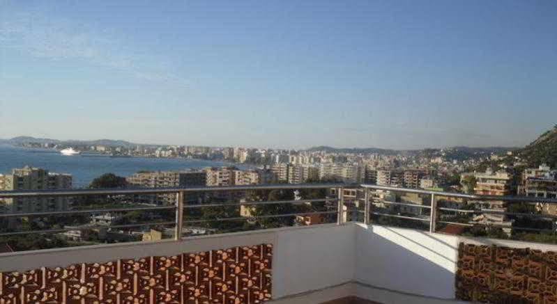 Lux Apartments Vlorë Buitenkant foto